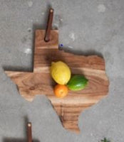 ACACIA WOOD "TEXAS" CUTTING BOARD - NATURAL